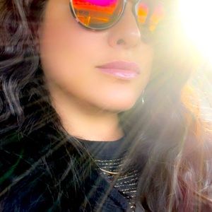 Meet your Posher, MJ